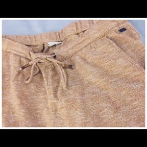 ROXY 🧡💛🧜🏼‍♀️